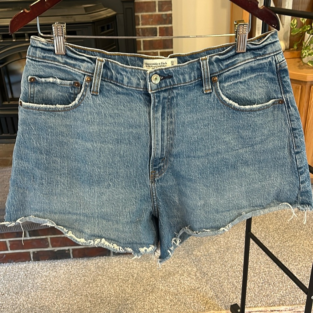 Abercrombie & Fitch 90’s relaxed cut off shorts
